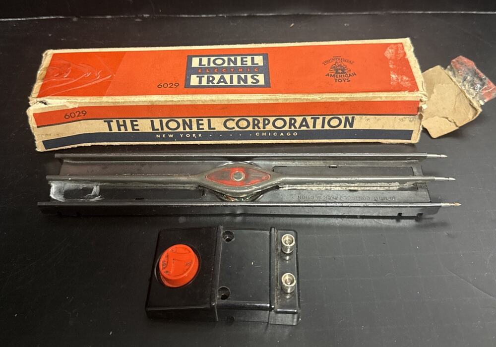 Lionel #6029 O27 Gauge Uncoupling Track Set w/ #90 Controller 1955-1963